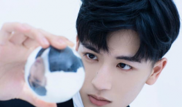 娱乐圈吃瓜张凌赫,娱乐圈吃瓜达人，揭秘明星幕后故事